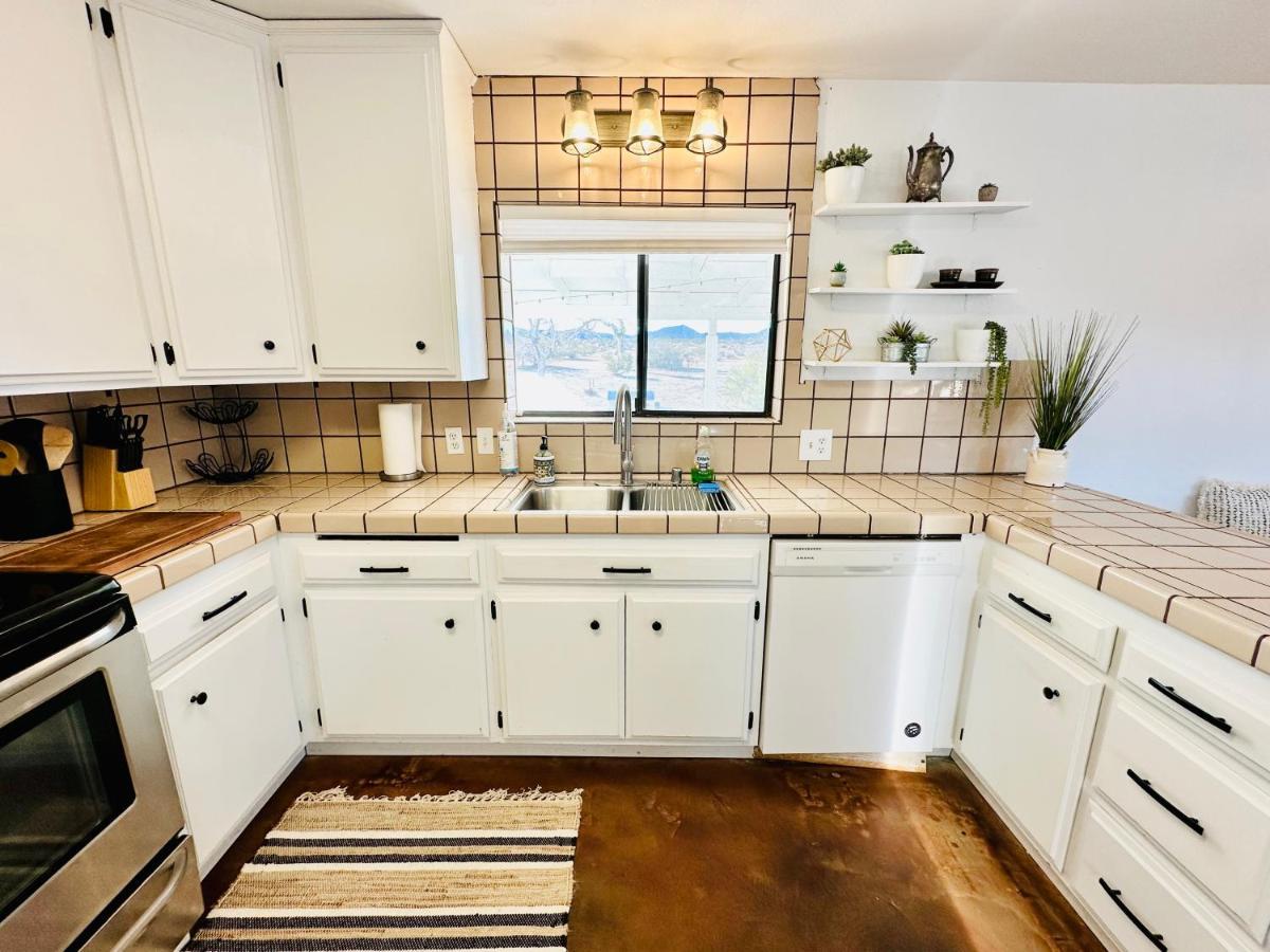Ravens Nest Ranch, Fire Pit , Views, Near Jt Park! Villa Joshua Tree Exteriör bild