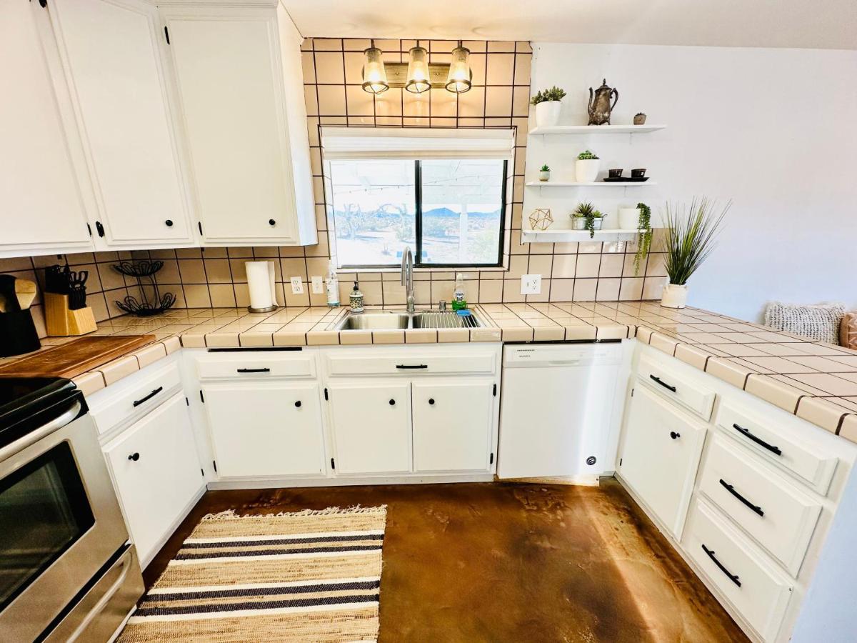 Ravens Nest Ranch, Fire Pit , Views, Near Jt Park! Villa Joshua Tree Exteriör bild